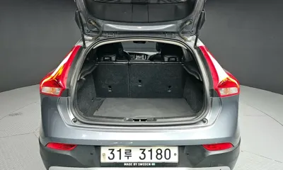 Volvo V40 2019, 55048 км, за 8920.84 USD - фото 20