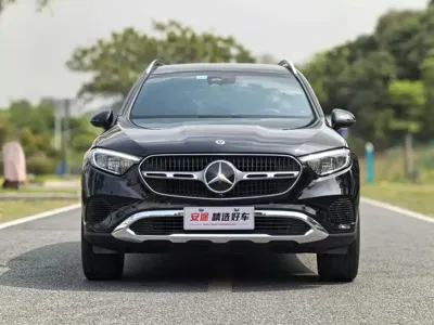 Mercedes-Benz GLC 2024, 27000 км, за 32250.49 USD