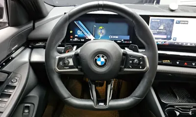 BMW 5-Series 2024, 25827 км, за 38235.67 USD - фото 13