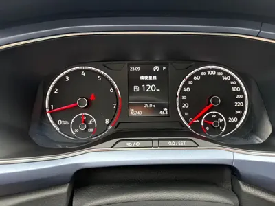 Volkswagen T-Cross 2020, 46000 км, за 8803.59 USD - фото 13