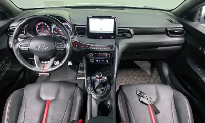 Hyundai Veloster 2018, 85781 км, за 7741.35 USD - фото 7