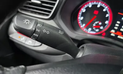 Hyundai Veloster 2018, 85781 км, за 7741.35 USD - фото 20