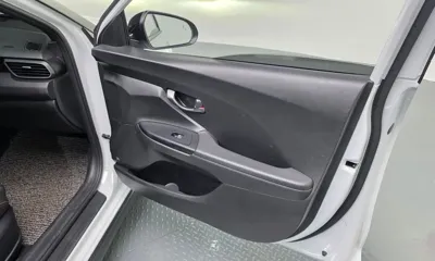 Hyundai Veloster 2018, 85781 км, за 7741.35 USD - фото 25
