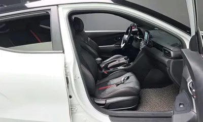 Hyundai Veloster 2018, 85781 км, за 7741.35 USD - фото 26