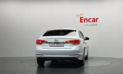Hyundai Sonata 2016, 91495 км, за 5842.2 USD