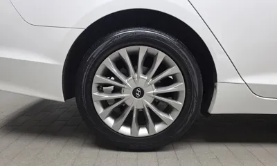Hyundai Sonata 2016, 91495 км, за 5842.2 USD