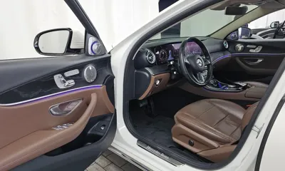 Mercedes-Benz E-Class 2017, 113784 км, за 12406.46 USD - фото 10