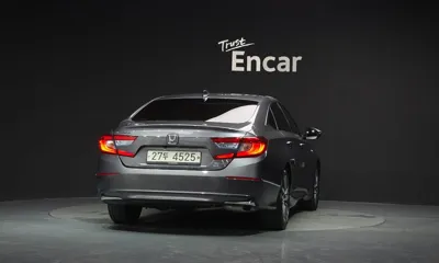 Honda Accord 2018, 98189 км, за 12493.4 USD