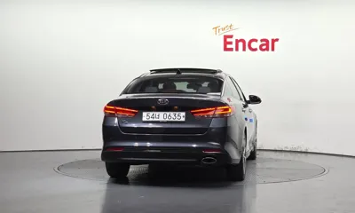 Kia K5 2016, 58062 км, за 7752.45 USD