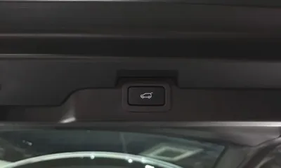 Land Rover Discovery 2017, 77872 км, за 18800.43 USD - фото 20