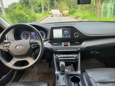 Hyundai Grandeur 2018, 73769 км, за 10553.75 USD - фото 7