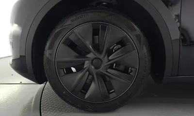 Tesla Model Y 2025, 15186 км, за 28537.99 USD