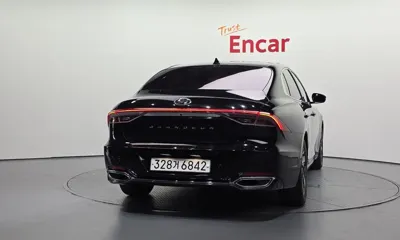 Hyundai Grandeur 2020, 155884 км, за 10994.02 USD