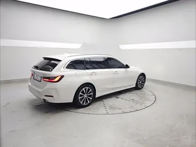 BMW 3-Series 2023, 34680 км, за 24223.47 USD