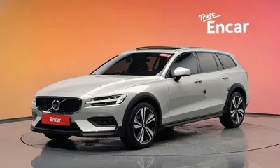 Volvo V60 · 2021 год