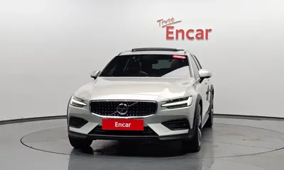 Volvo V60 2021, 46513 км, за 20021.01 USD