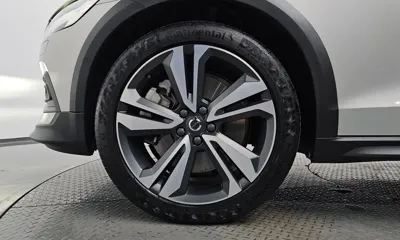 Volvo V60 2021, 46513 км, за 20021.01 USD