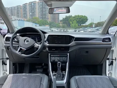 Volkswagen T-Cross 2022, 20000 км, за 13213.4 USD - фото 9