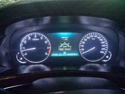 Hyundai Equus 2013, 202740 км, за 3575.37 USD