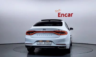 Hyundai Grandeur 2017, 149888 км, за 6840.39 USD