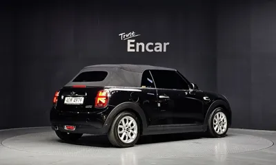 MINI Cooper Convertible 2018, 115544 км, за 7351.98 USD