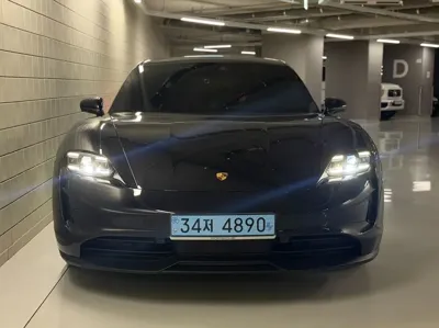 Porsche Taycan · 2021 год