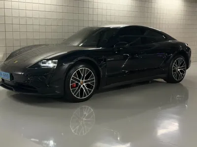 Porsche Taycan 2021, 18000 км, за 64986.22 USD