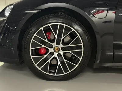 Porsche Taycan 2021, 18000 км, за 64986.22 USD