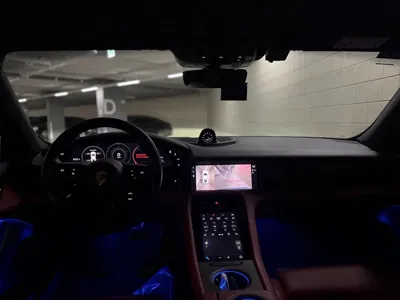 Porsche Taycan 2021, 18000 км, за 64986.22 USD - фото 8