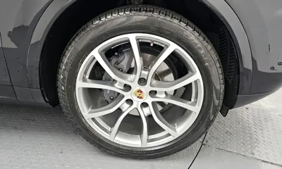 Porsche Cayenne 2021, 67759 км, за 48232.57 USD