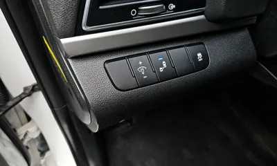 Hyundai Avante 2018, 90298 км, за 5911.72 USD - фото 17