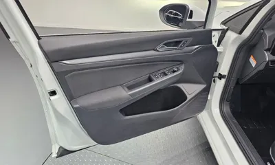 Volkswagen Golf 2022, 29937 км, за 24377.55 USD - фото 24