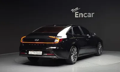Hyundai Sonata 2020, 140945 км, за 10510.32 USD
