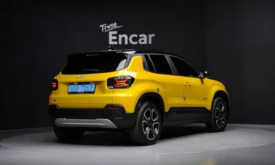 Jeep Avenger 2024, 9803 км, за 21854.29 USD