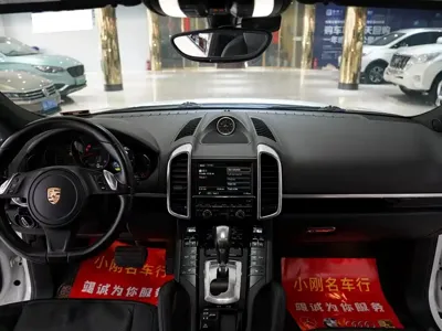Porsche Cayenne 2015, 127000 км, за 20480.61 USD