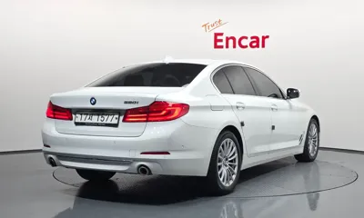 BMW 5-Series 2019, 61687 км, за 17001.44 USD
