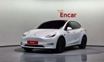 Tesla Model Y · 2022 год