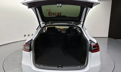 Tesla Model Y 2022, 56626 км, за 26142.92 USD - фото 20