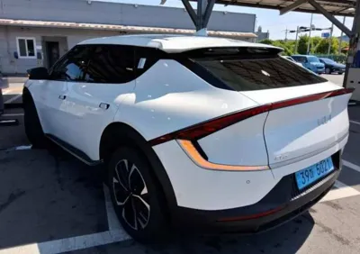 Kia EV6 2023, 108064 км, за 3908.8 USD - фото 9