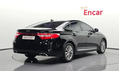 Hyundai Grandeur 2017, 163264 км, за 4266.77 USD