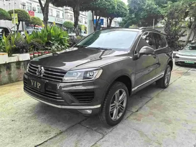 Volkswagen Touareg 2018, 73000 км, за 23248.52 USD