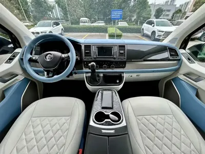 Volkswagen Caravelle 2017, 100000 км, за 23248.52 USD