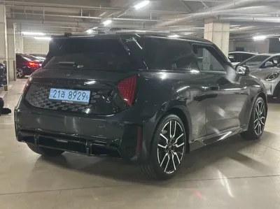 MINI Cooper 2025, 6261 км, за 27763.11 USD