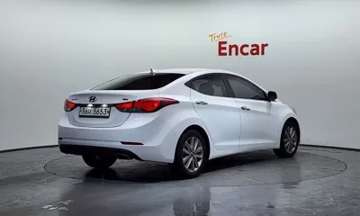 Hyundai Avante 2014, 186241 км, за 3544.7 USD