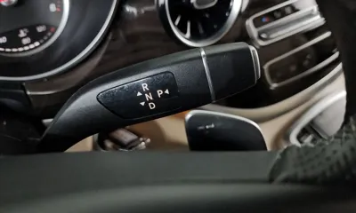 Mercedes-Benz V-Class 2022, 83703 км, за 56489.73 USD - фото 9