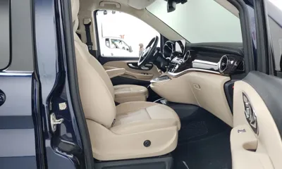 Mercedes-Benz V-Class 2022, 83703 км, за 56489.73 USD - фото 11
