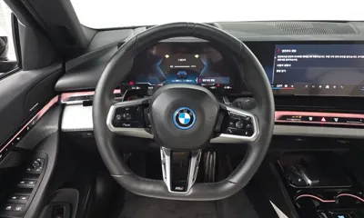 BMW i5 2025, 7341 км, за 46934.49 USD - фото 13