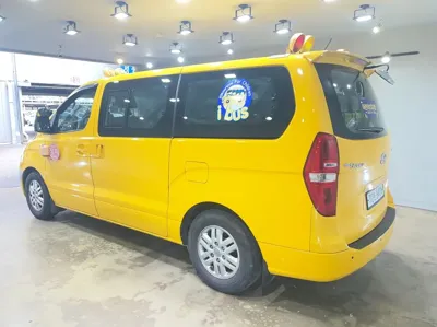 Hyundai Starex 2016, 99341 км, за 7072.98 USD
