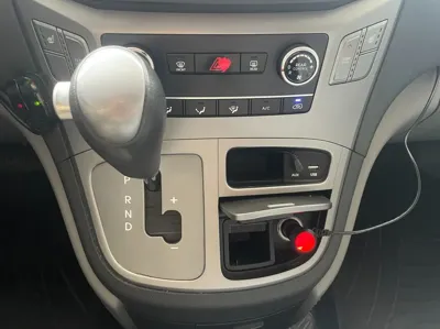 Hyundai Starex 2016, 99341 км, за 7072.98 USD - фото 9