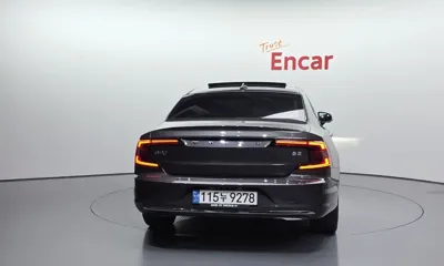 Volvo S90 2022, 44452 км, за 24632.15 USD